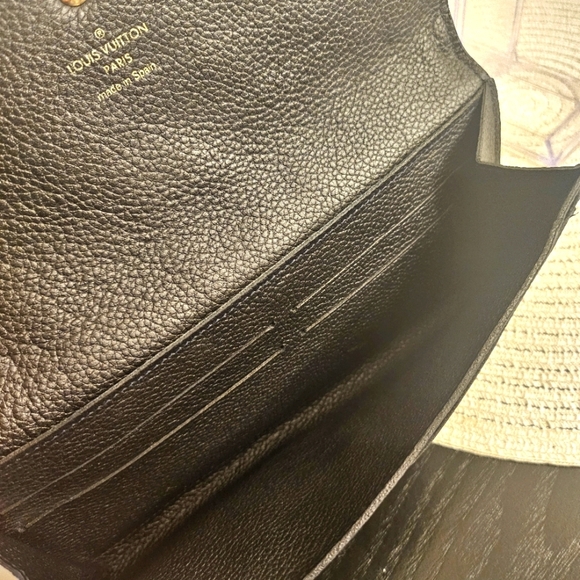 Louis Vuitton Monogram Empreinte Sarah Wallet – Noir (Black) - Picture 7 of 11